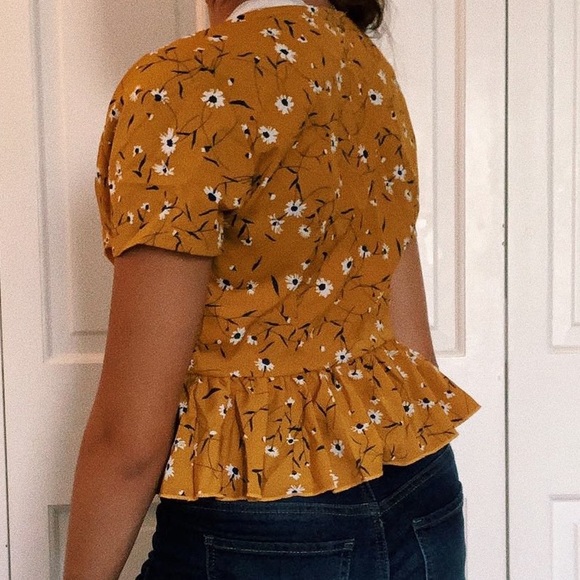 Yellow SHEIN Tie-Front Top - Picture 3 of 4